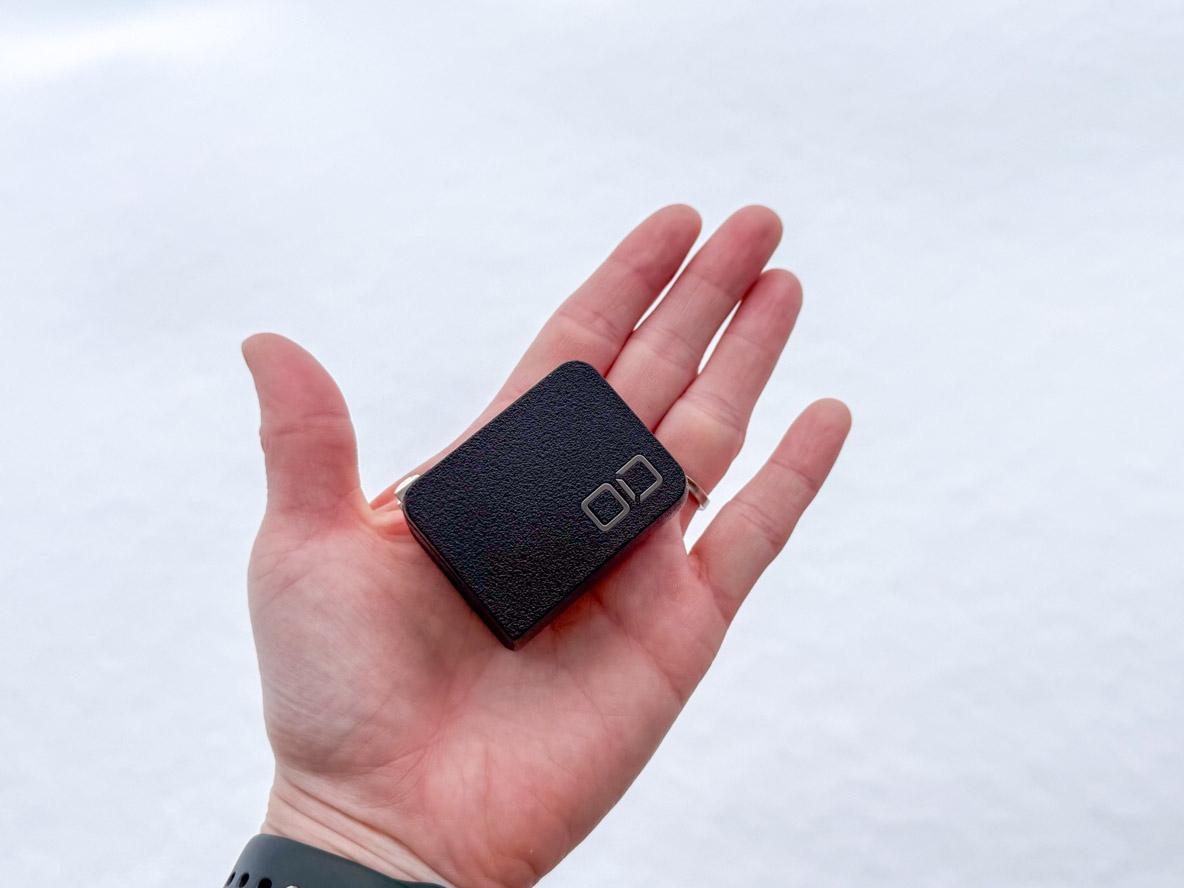 コンパクトなのにパワフルで携帯性が爆上がり。CIOの「ACアダプター