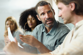 困った上司に巻き込まれなくなる。仕事の流れを妨げる「ダメ上司」タイプ別攻略法