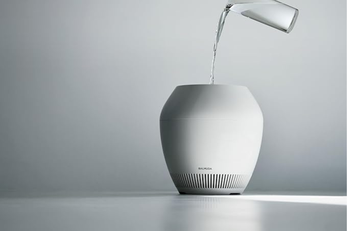 意外と知らないバルミューダの加湿器。タンクを運ばず「上から給水