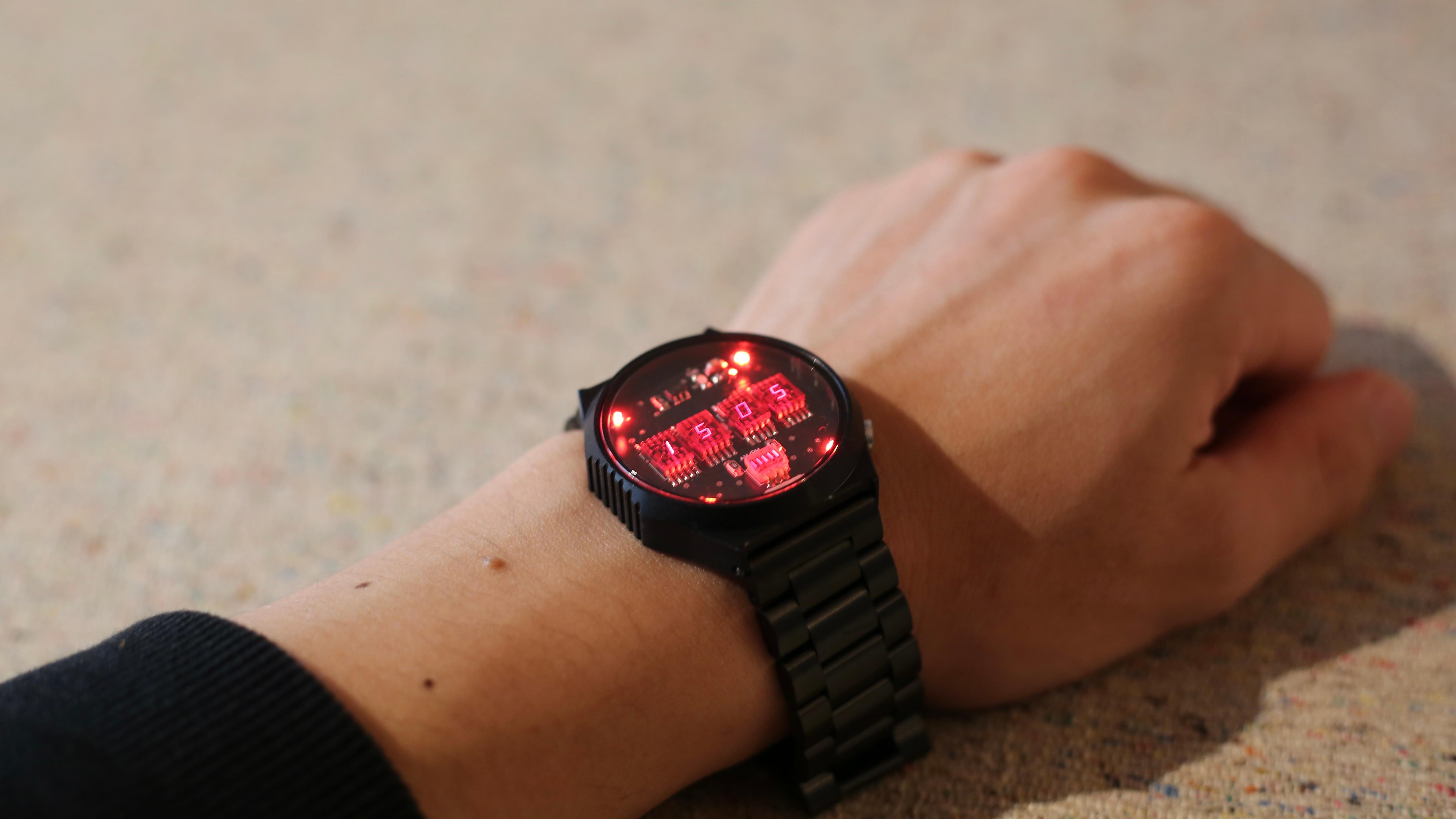 ロマンある腕時計を選びたいなら。80年代希少パーツを使ったレトロ