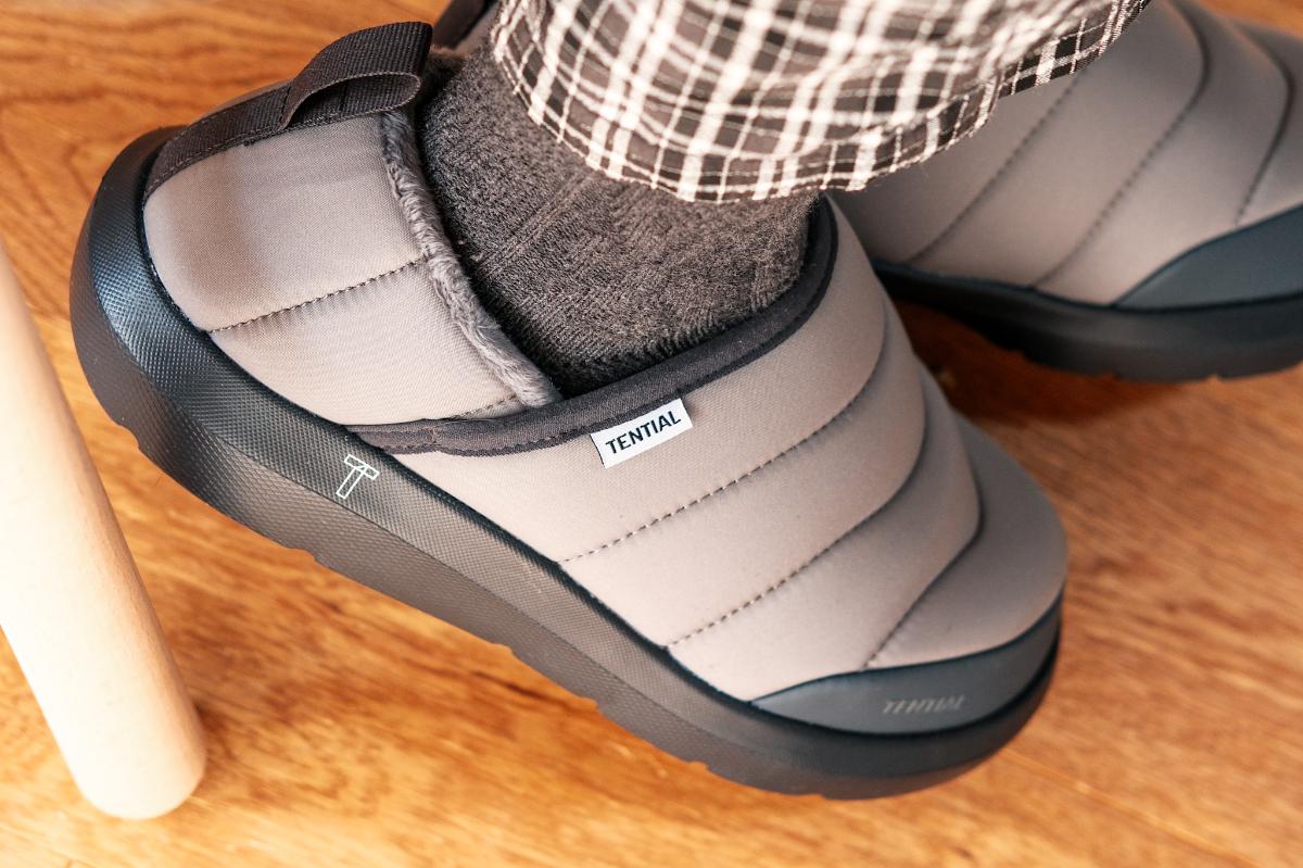 足裏の疲れが積み重なる毎日に。TENTIALのリカバリーサンダルを履いて