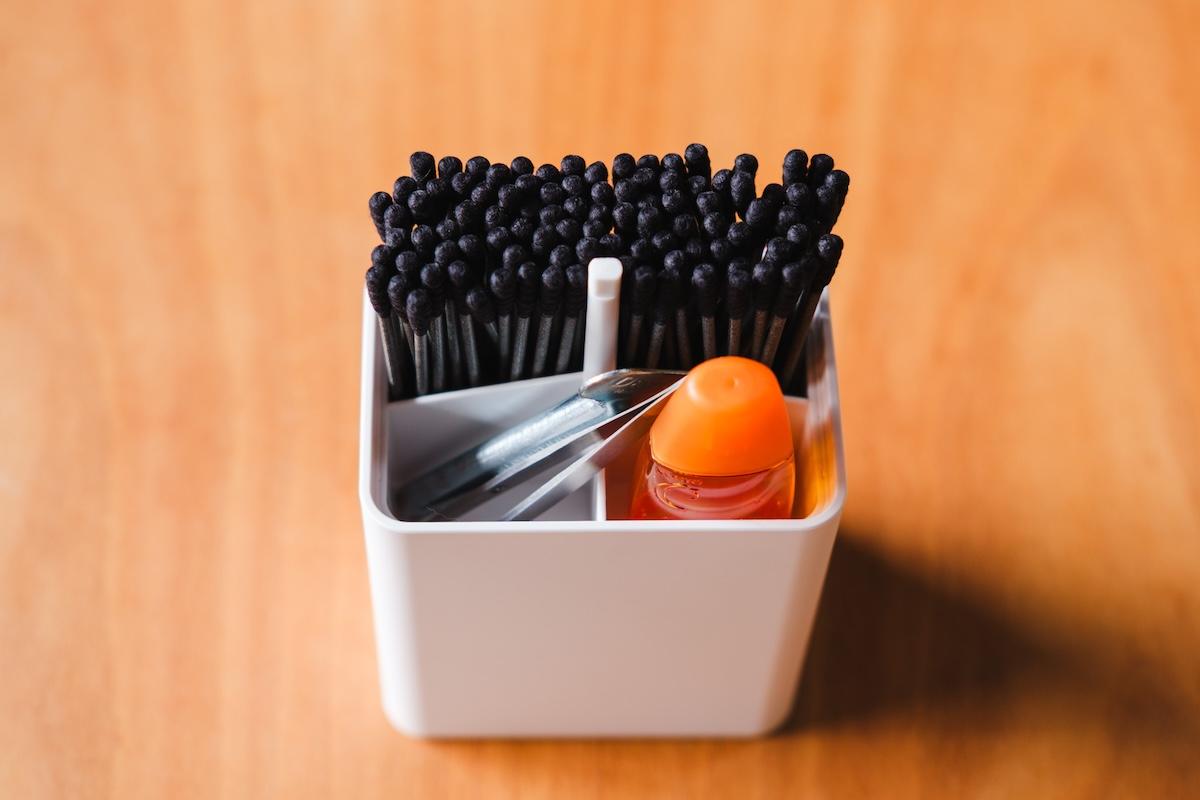 洗面台のごちゃつきが一気に解決。山﨑実業の「ワンタッチで開くケース