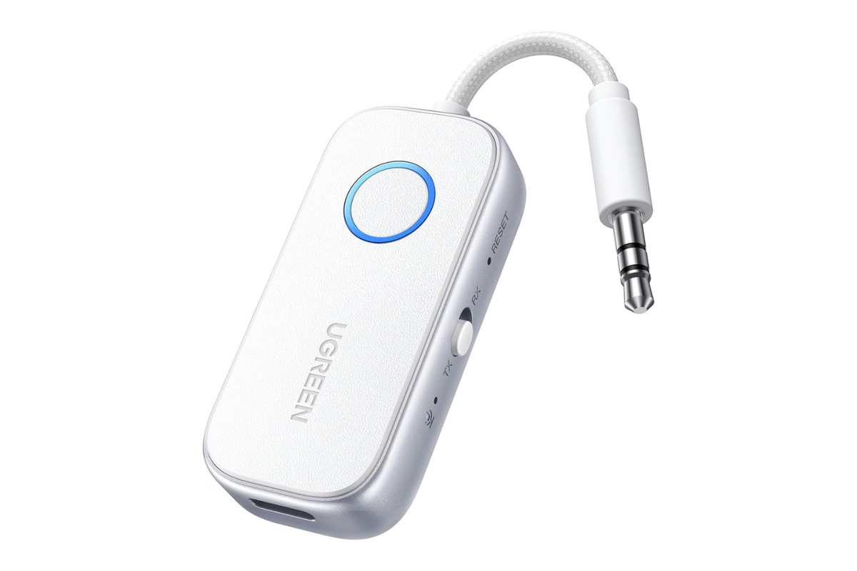 飛行機で愛用イヤホンが使える！全部Bluetooth化してしまう小型