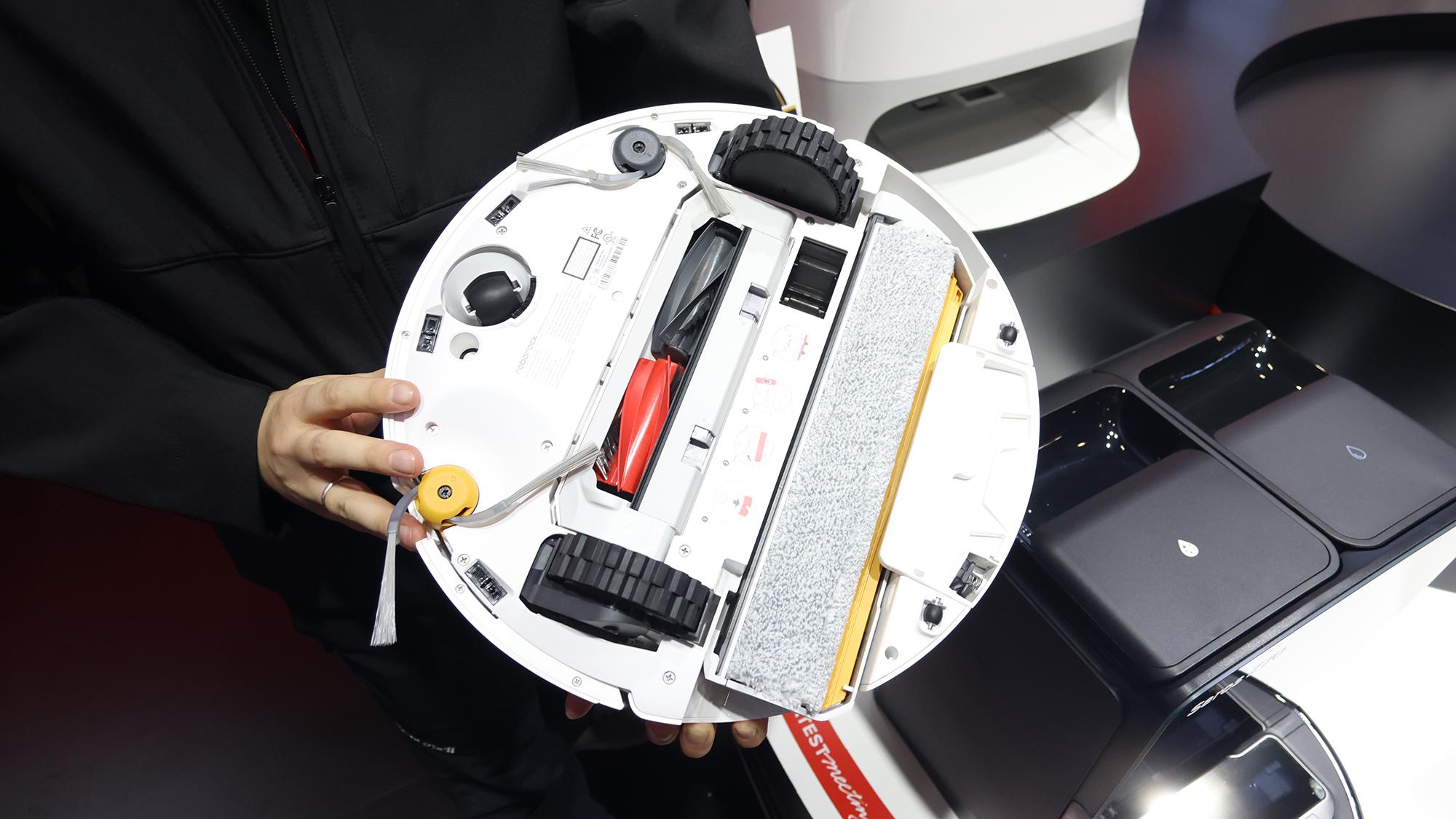 CES 2026で見えたロボット掃除機の最前線。Roborockは「脚」付きで差別