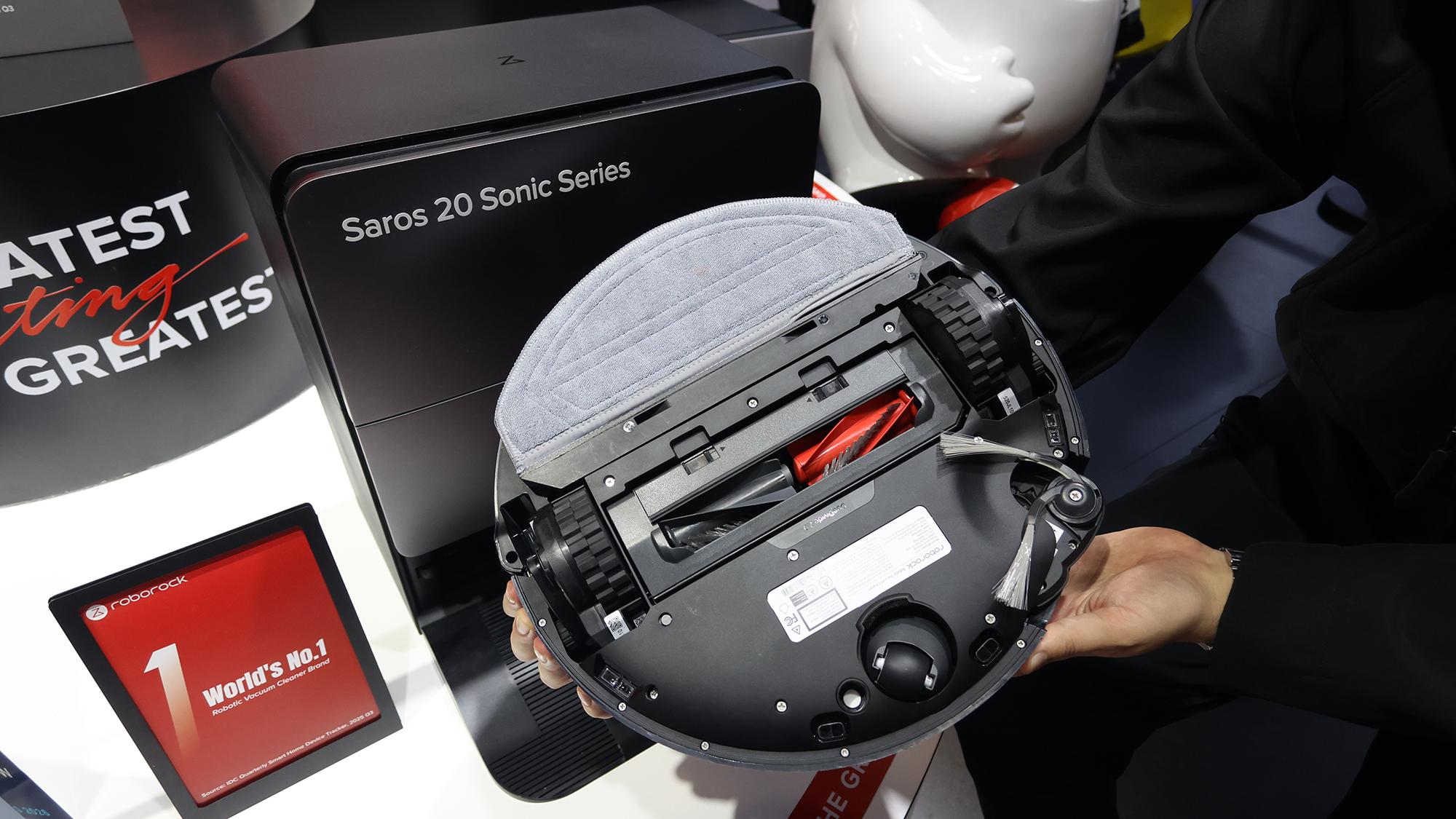 CES 2026で見えたロボット掃除機の最前線。Roborockは「脚」付きで差別