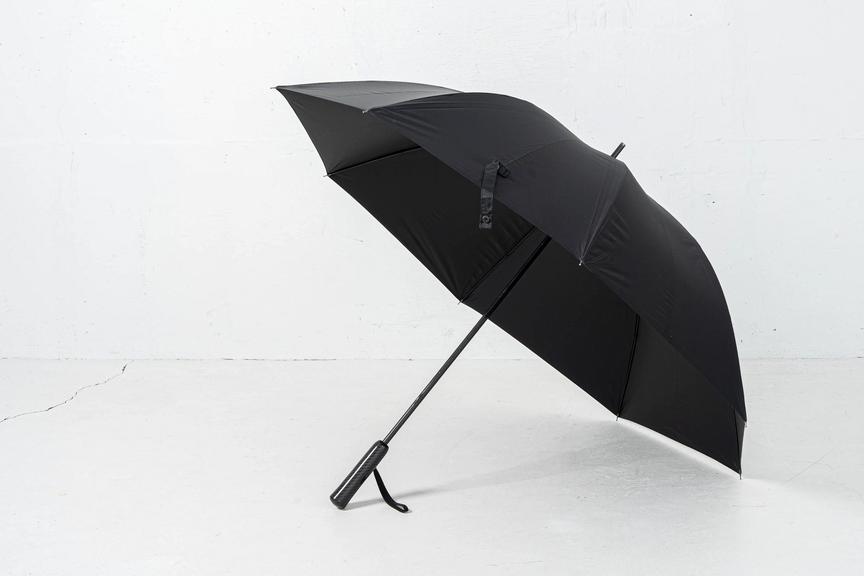 直径120cmなのに300g台。カーボン製だからこそ「大きさ」と「軽さ」は両立できる