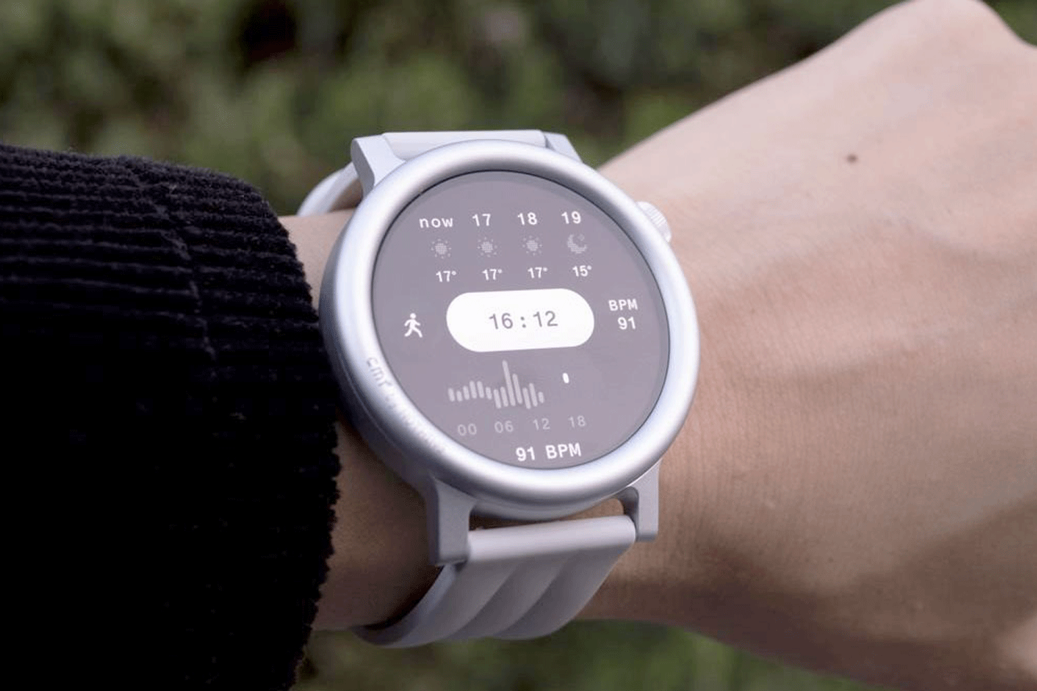 充電は月2回でいい。Apple Watch派の私が1万円台の「これ」を選んだ理由