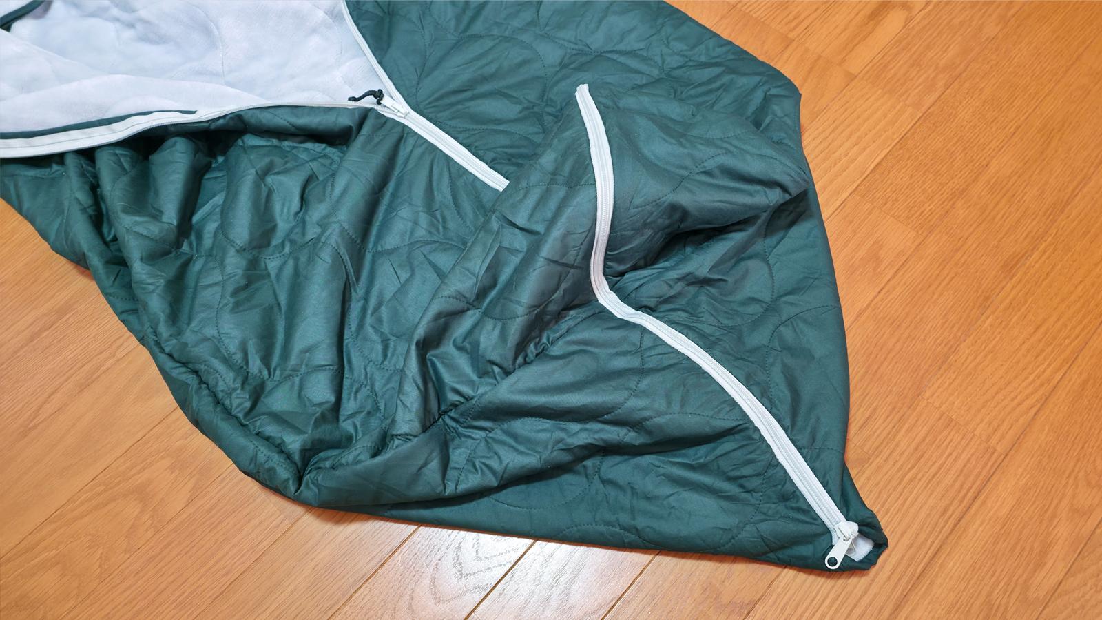 supreme バンダナ寝袋 ロッシーさん専用 キャンプの朝、布団から出られない問題を解決。そのまま歩ける寝袋が冬
