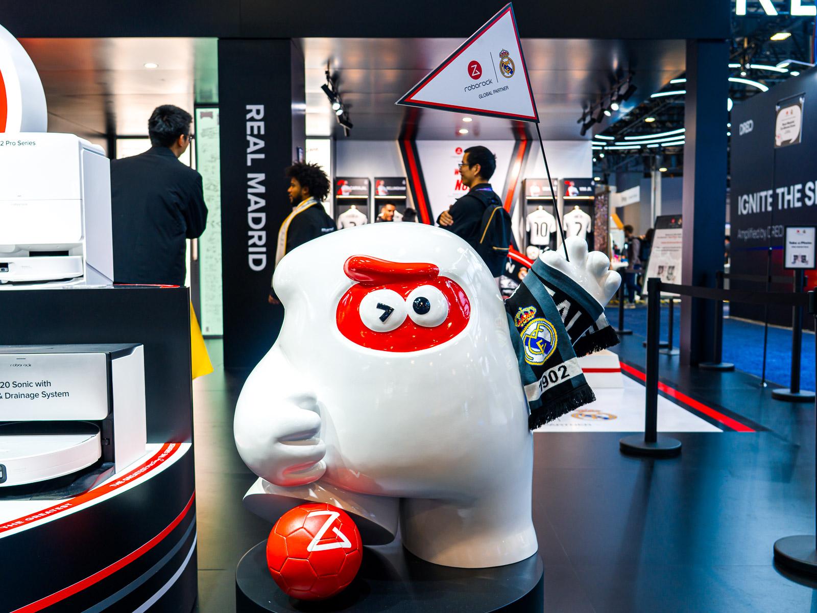 CES2026の主役はロボット。Roborockが世界に突きつけた「階段を掃除