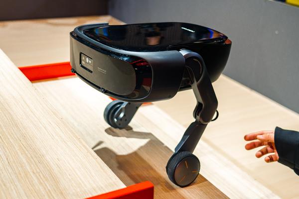 CES2026の主役はロボット。Roborockが世界に突きつけた「階段を掃除する」ための解