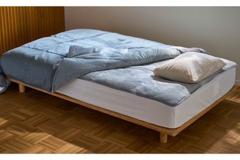 厚さ3cm、なのに羽毛布団より暖かい！宇宙服の断熱技術を採用した次世代「テック」布団セット