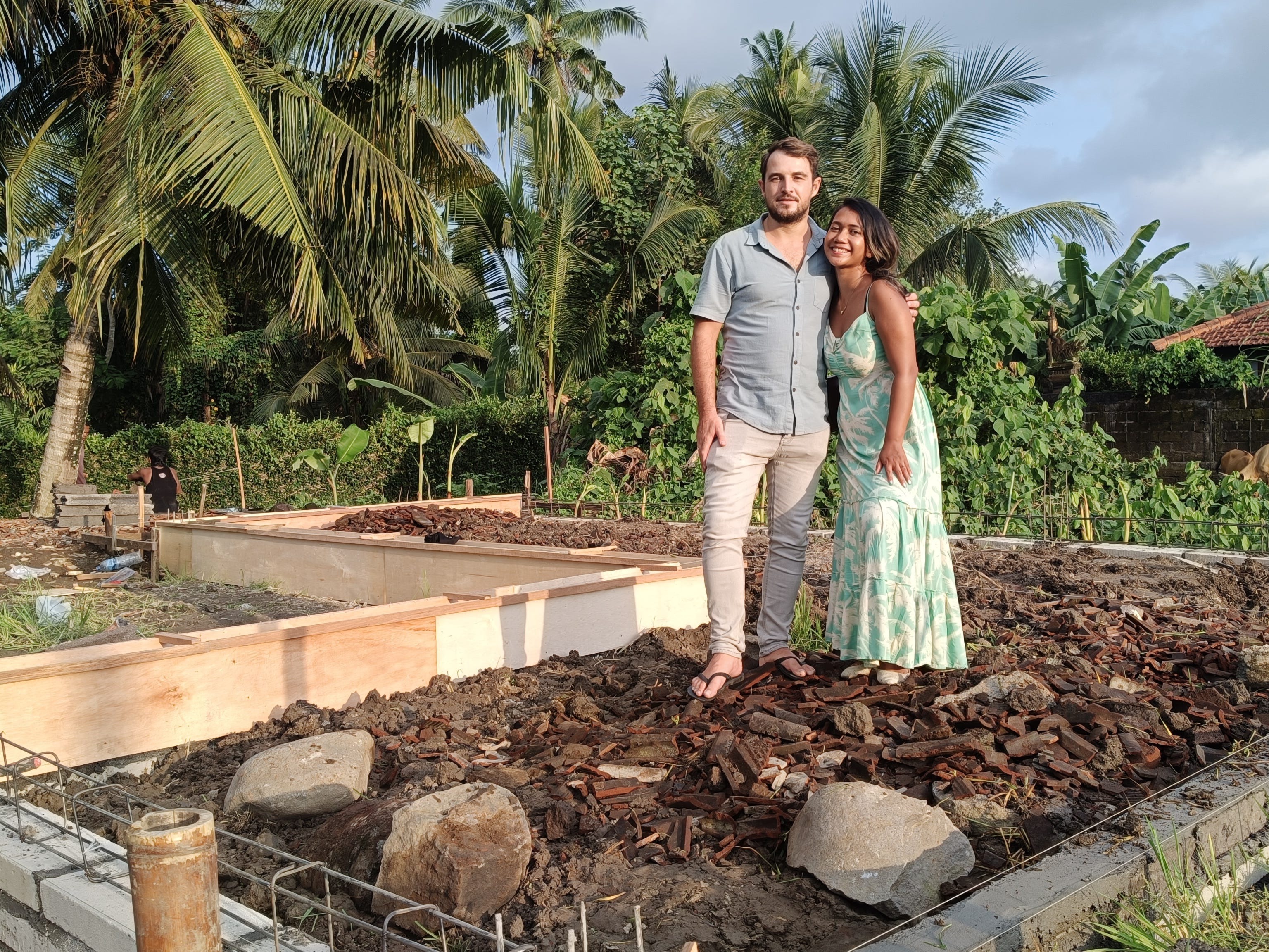 バリ島で出会ったカップル、約470万円で田んぼの中に2棟の「狭小住宅