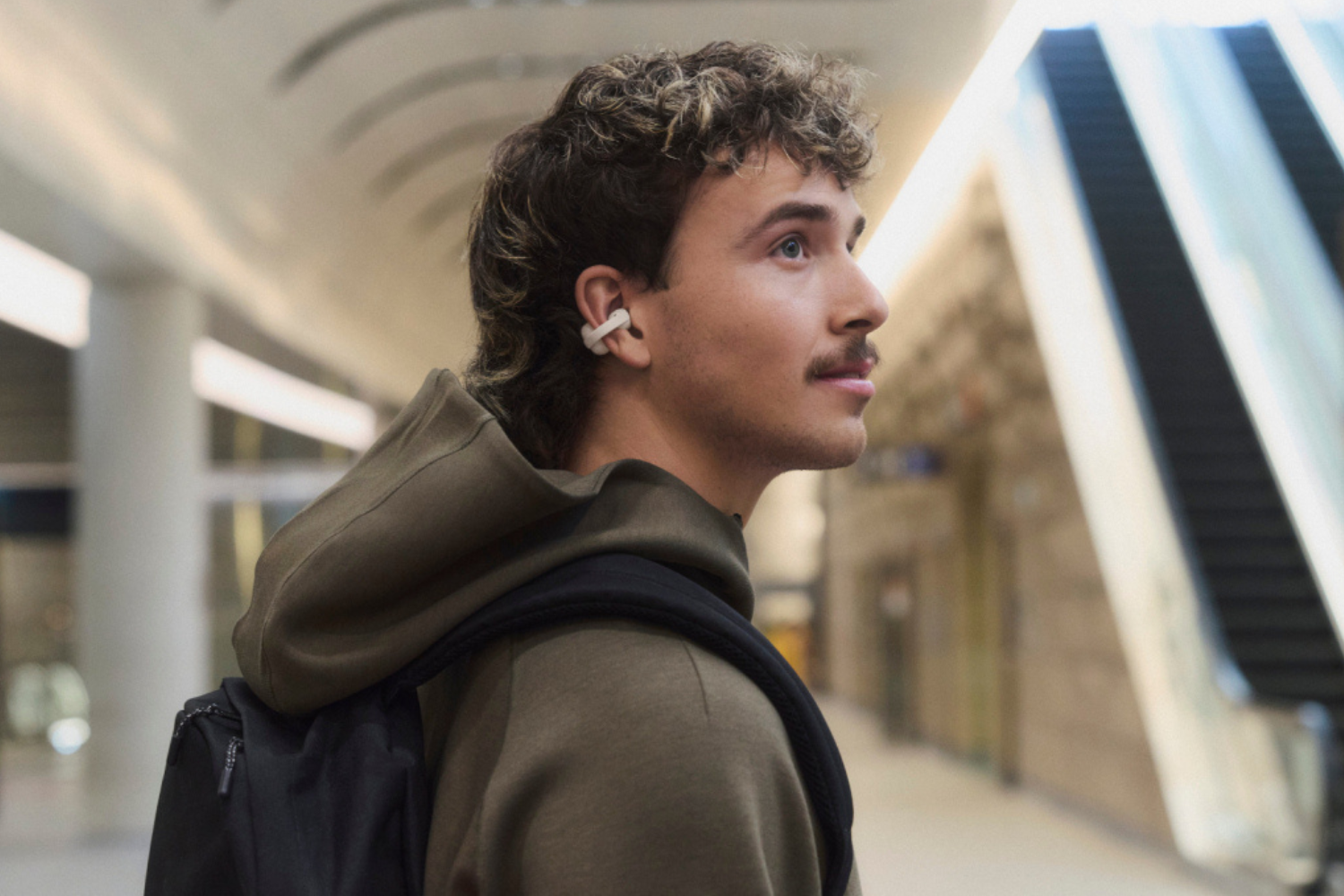 耳穴ストレスから解放！ソニー「LinkBuds Clip」がイヤーカフ型