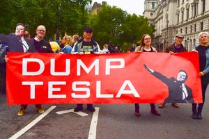 テスラが4Q決算発表、通年初の減収。JPモルガンら金融大手の2026年予想は「株価下落の懸念」も