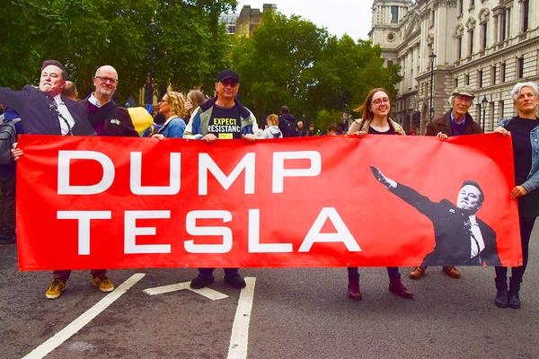 テスラが4Q決算発表、通年初の減収。JPモルガンら金融大手の2026年予想は「株価下落の懸念」も