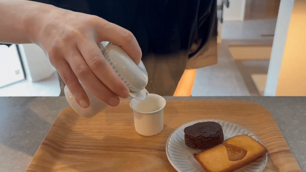 注ぎ口も取っ手もないのに注げる。デスク常備したくなるミニマル急須