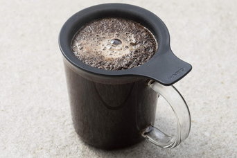 お湯と粉を入れて3分待つだけ。ハリオが出した「最高に手軽で贅沢な正解」