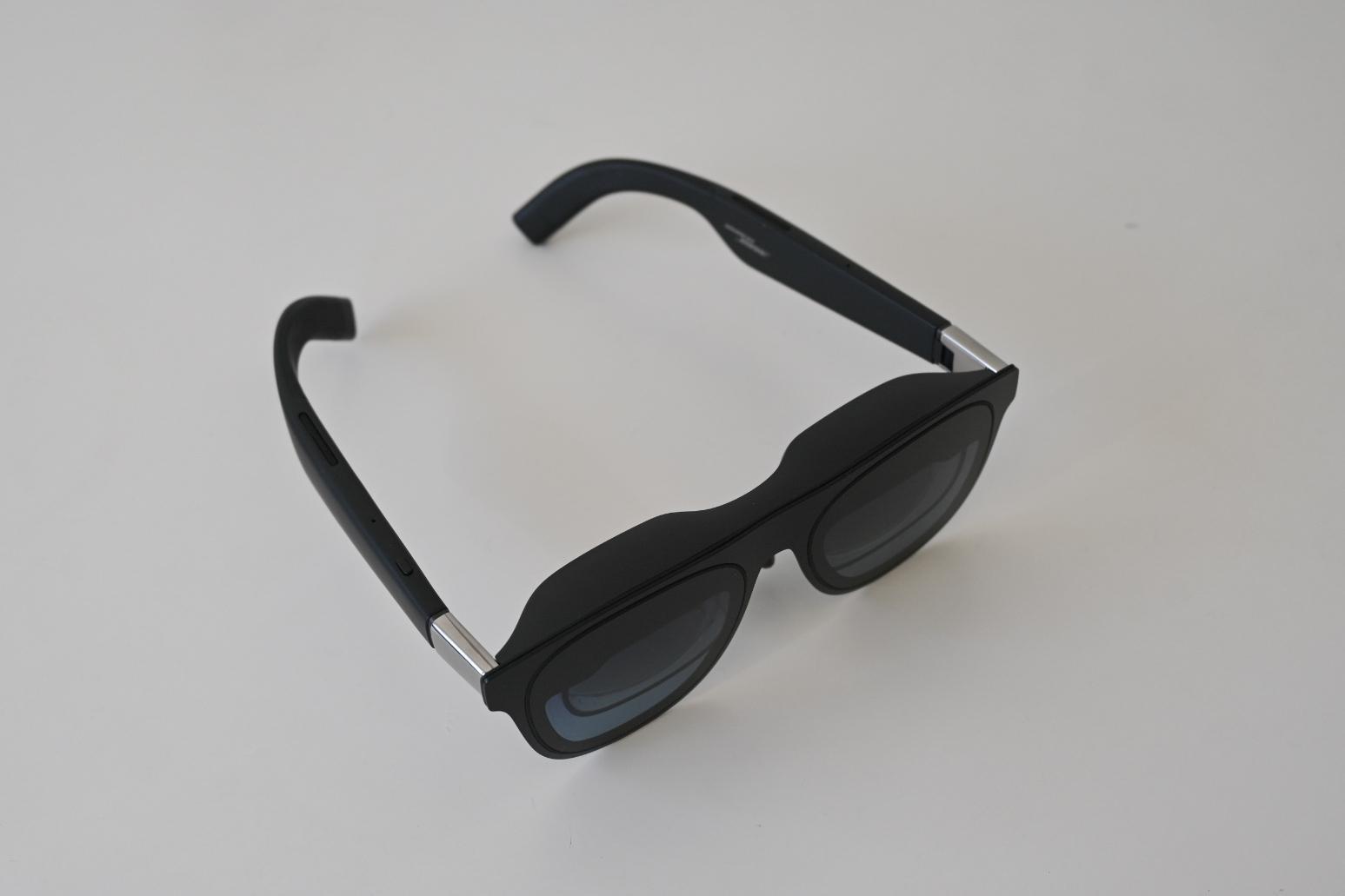 PCモニターは「置く」から「かける」へ。ARグラス「XREAL One」が変え