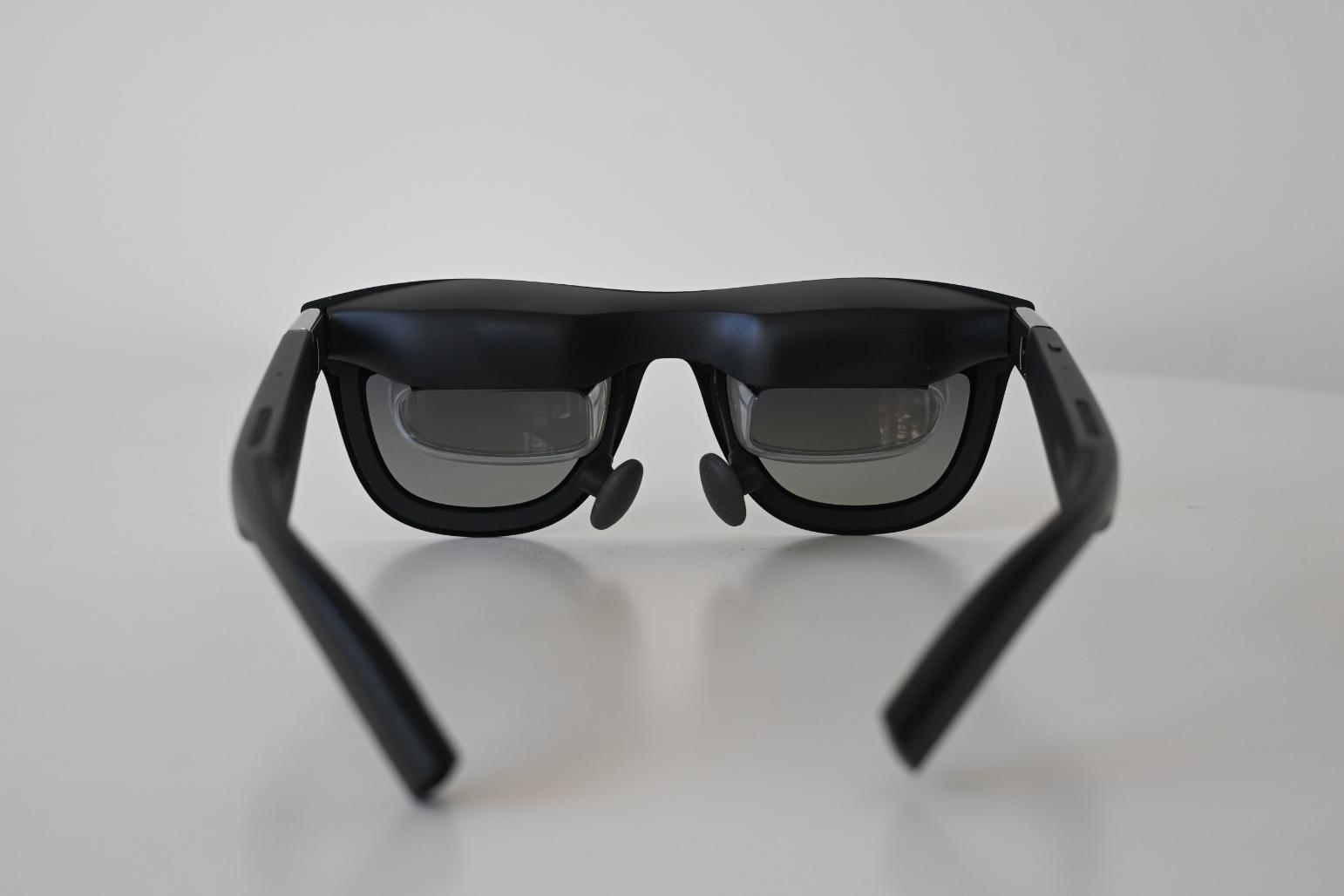 PCモニターは「置く」から「かける」へ。ARグラス「XREAL One」が変え