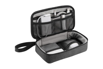 エレコムの万能ポーチが1,390円。厚さ5cmにマウスもバッテリーも収まる「整理の正解」