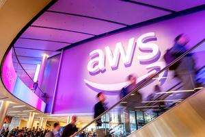 アマゾンのクラウド部門副社長、レイオフに触れた社内メールで「テクノロジーを活用して業務を簡素化する」よう従業員に呼びかけ