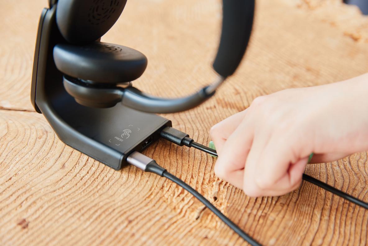 Web会議で「あなたの声だけ」を届けるヘッドセット。本日19時より「超