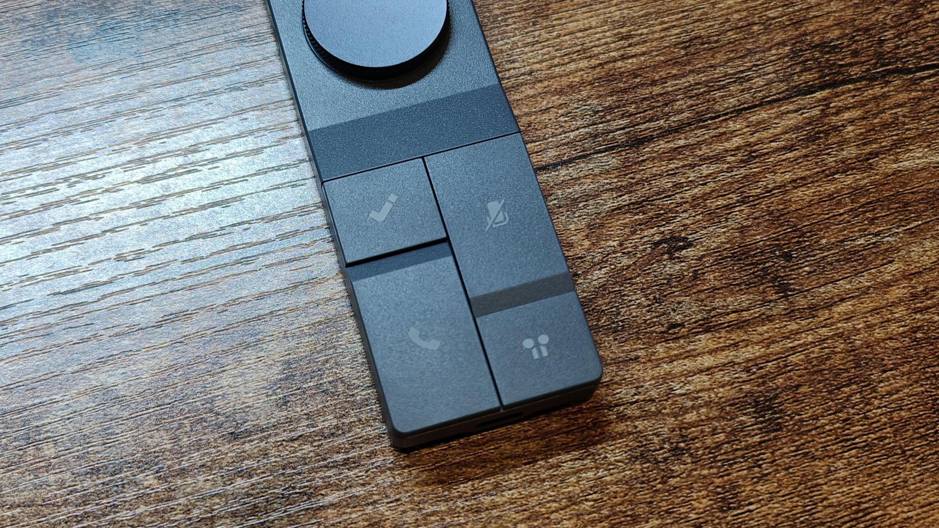 AI文字起こしレコーダー「HiDock P1」を試す。ワイヤレスイヤホンから
