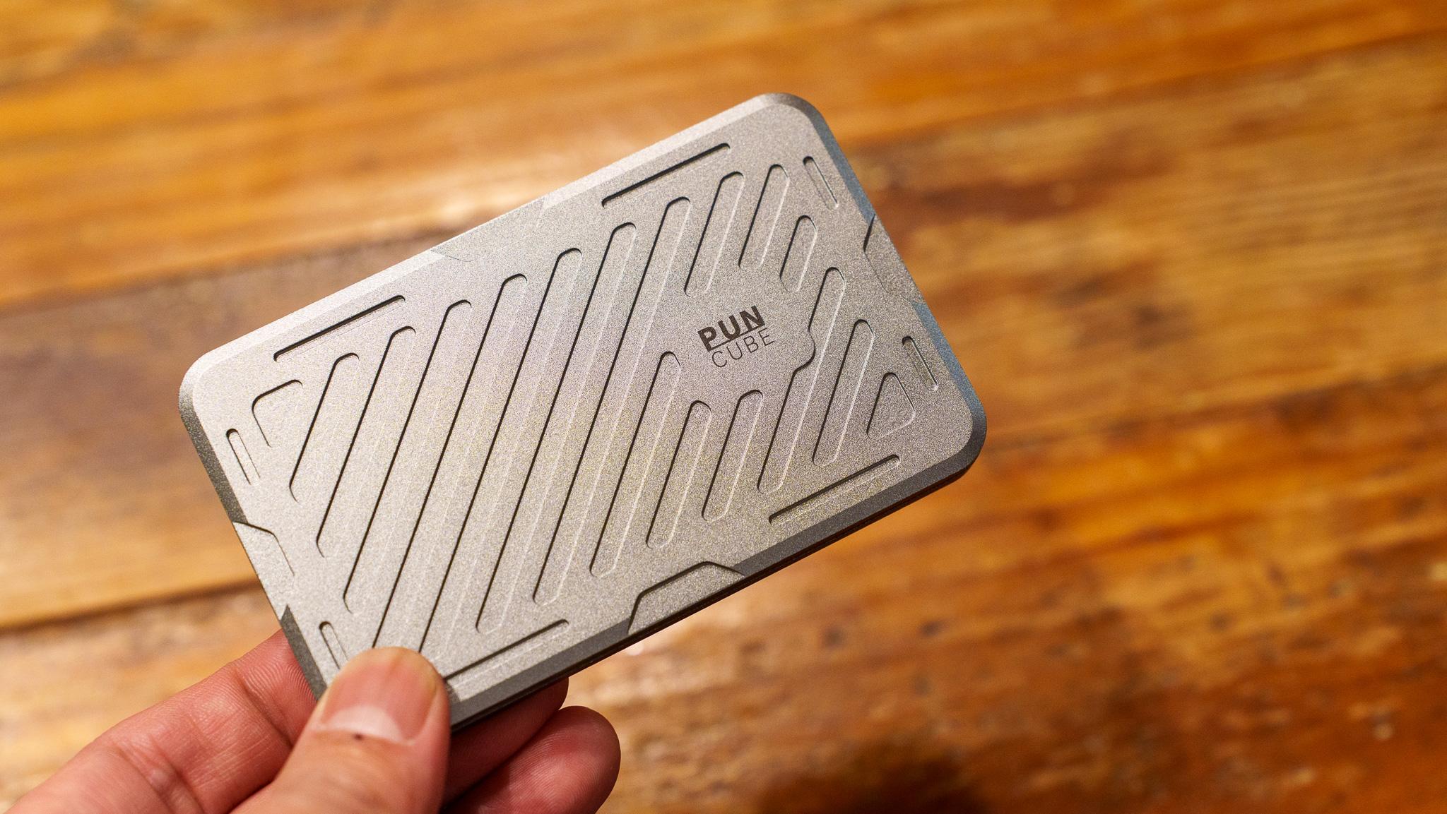 ミニ財布に“フィジェットトイ感”を。「Mech Wallet」のスライドが想像