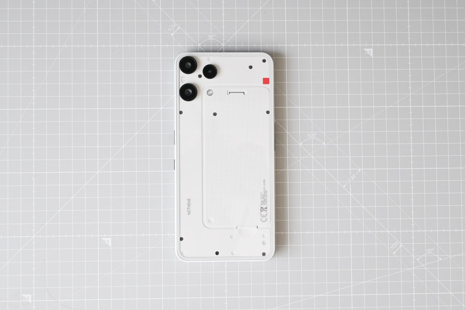 iPhoneからの乗り換えも、ここなら退屈しない！Nothing「4万円台の新