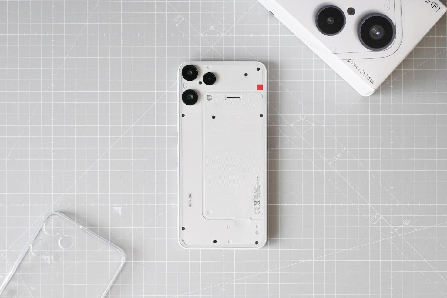 iPhoneからの乗り換えも、ここなら退屈しない！Nothing「4万円台の新