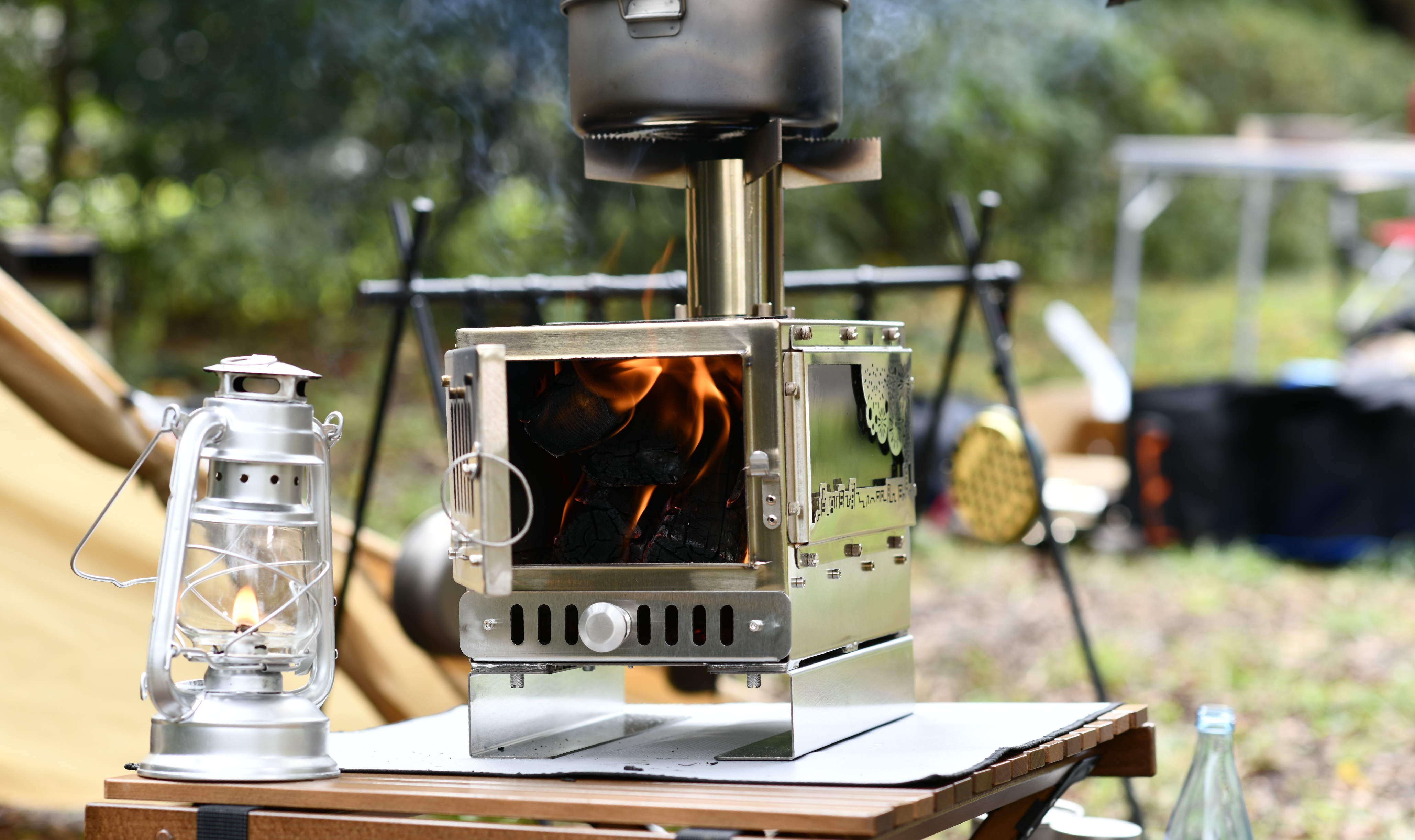 薪ストーブは「箱から出すだけ」が正解。組み立てる手間と時間はもう