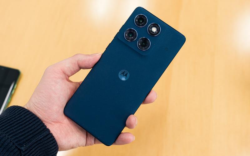 UQ mobile初のモトローラ製スマホ「edge 60」登場。一括4万5800円で 