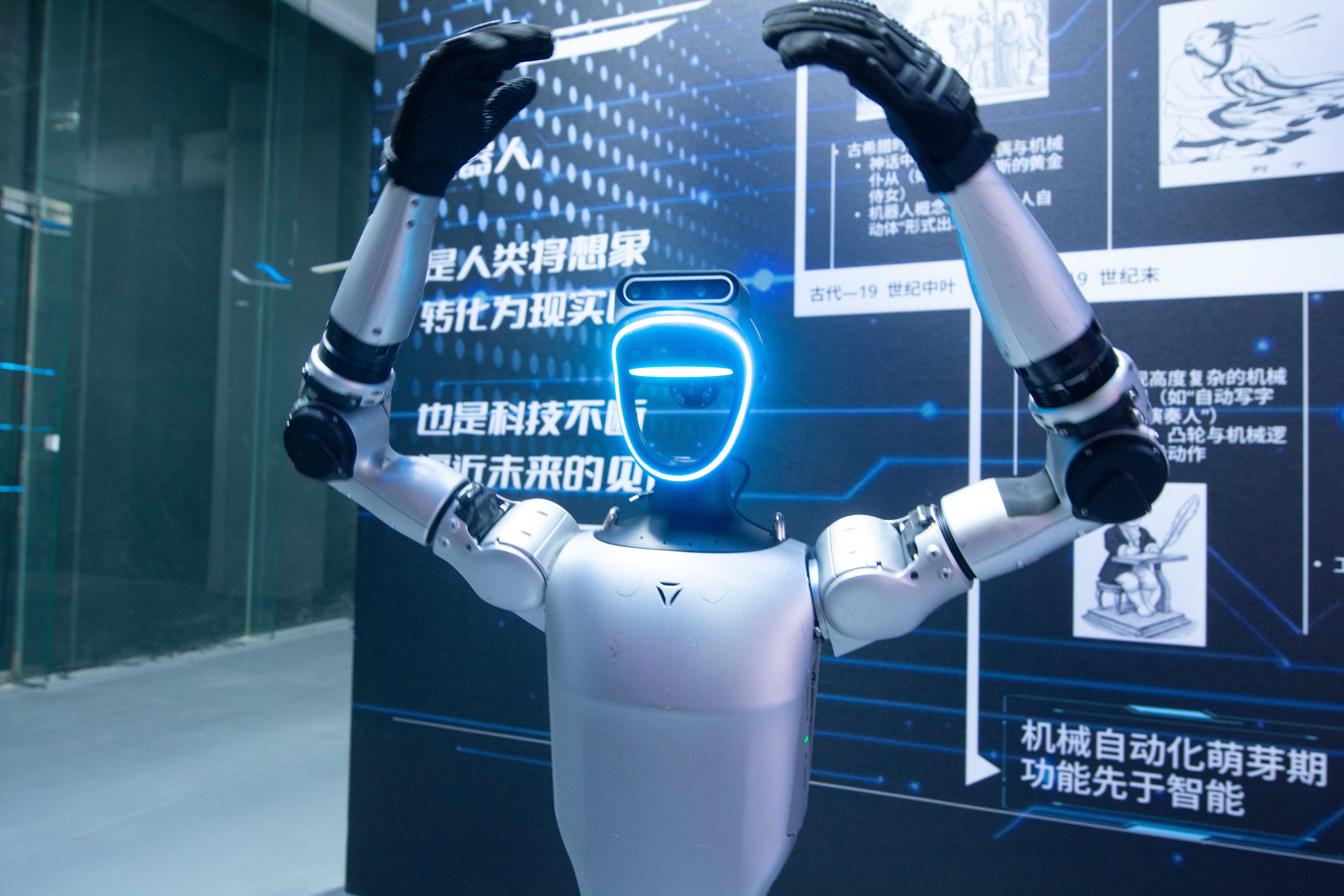 酔拳とバク転が中国のヒト型ロボットの飛躍的な進歩を示す…2026年に