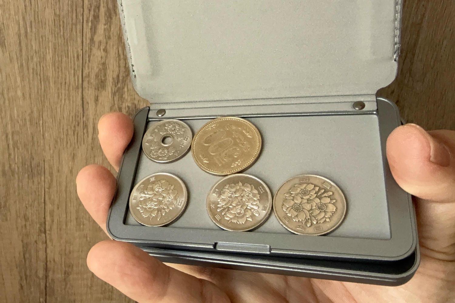 厚さ0.8cm、52gのアルミ財布で手ぶら外出が日常になった | ライフ