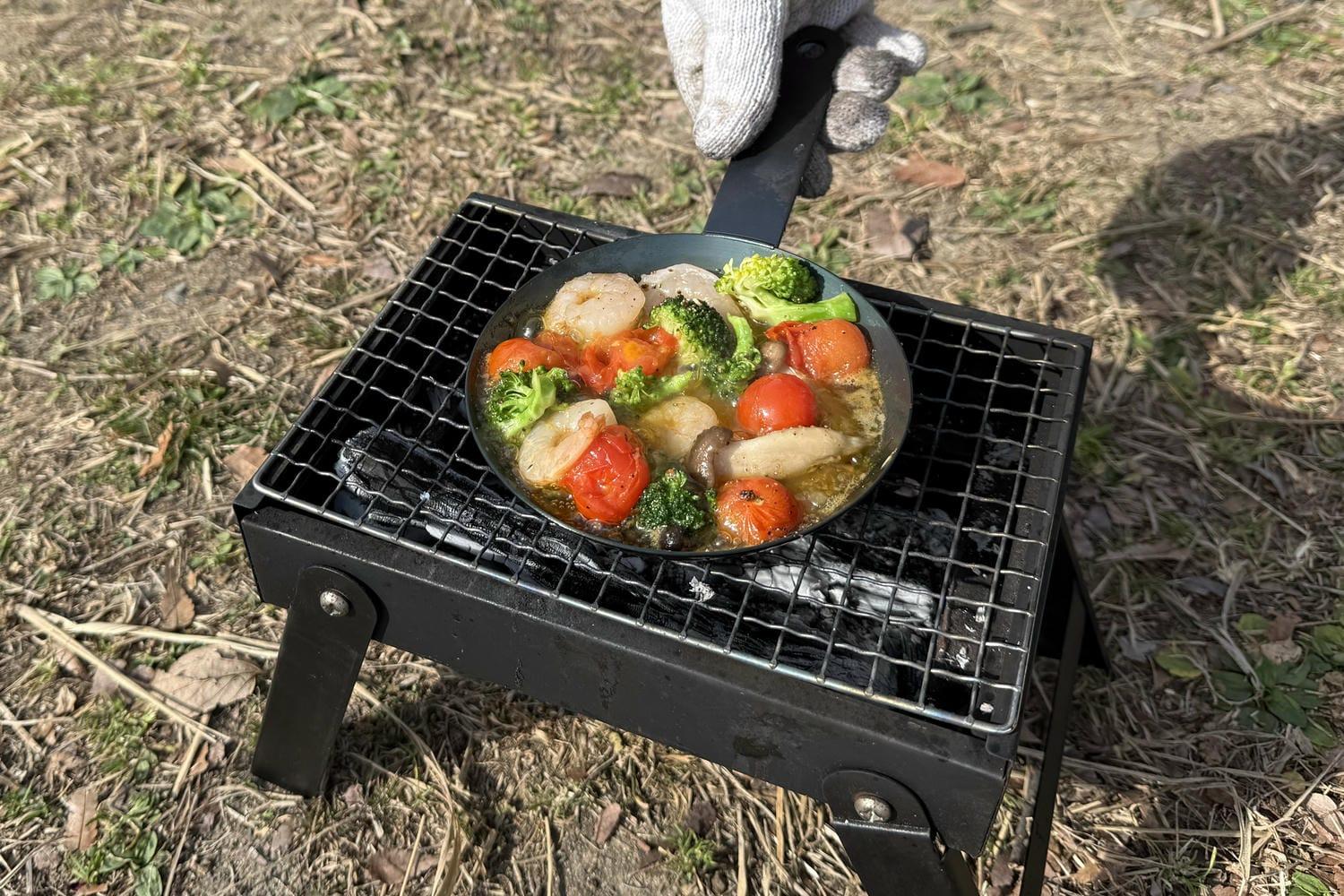 たった2ピースで6役こなす。直火でもIHでも使える、日本製の軽量鉄