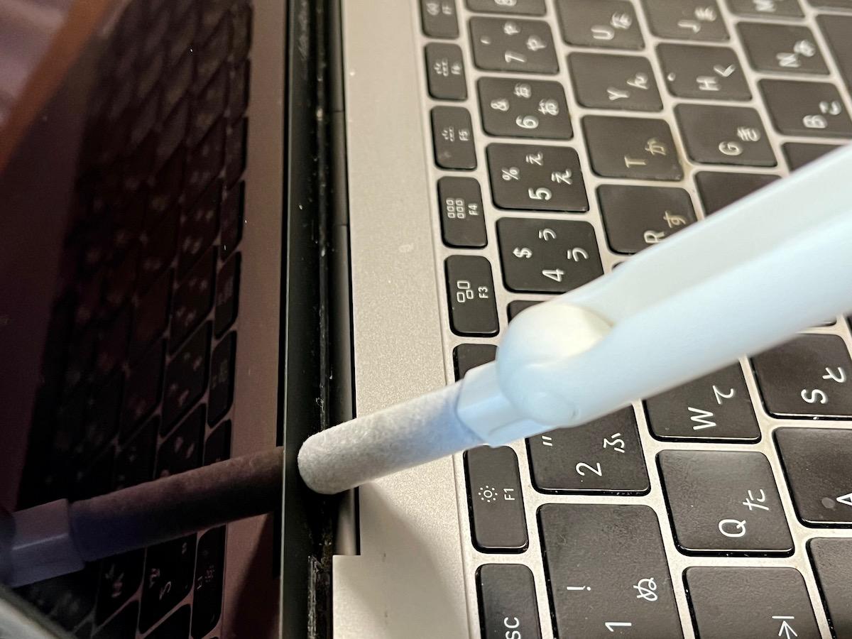 3COINSの「7in1ツール」がPC掃除の正解かも。指紋も隙間埃もこれ一本で