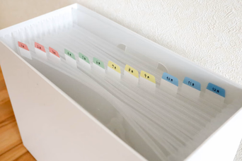 無印良品の2つで領収書整理をハックする。じゃばら&times;ボックスの「入れるだけ」収納