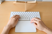 マウスやめて変わったタイパ。「Magic Trackpad」で作業効率がグッと上がった