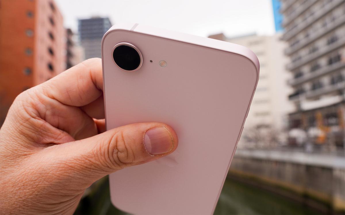 アップル「iPhone 17e」実機レビュー：容量増加だけじゃない「お買い得 