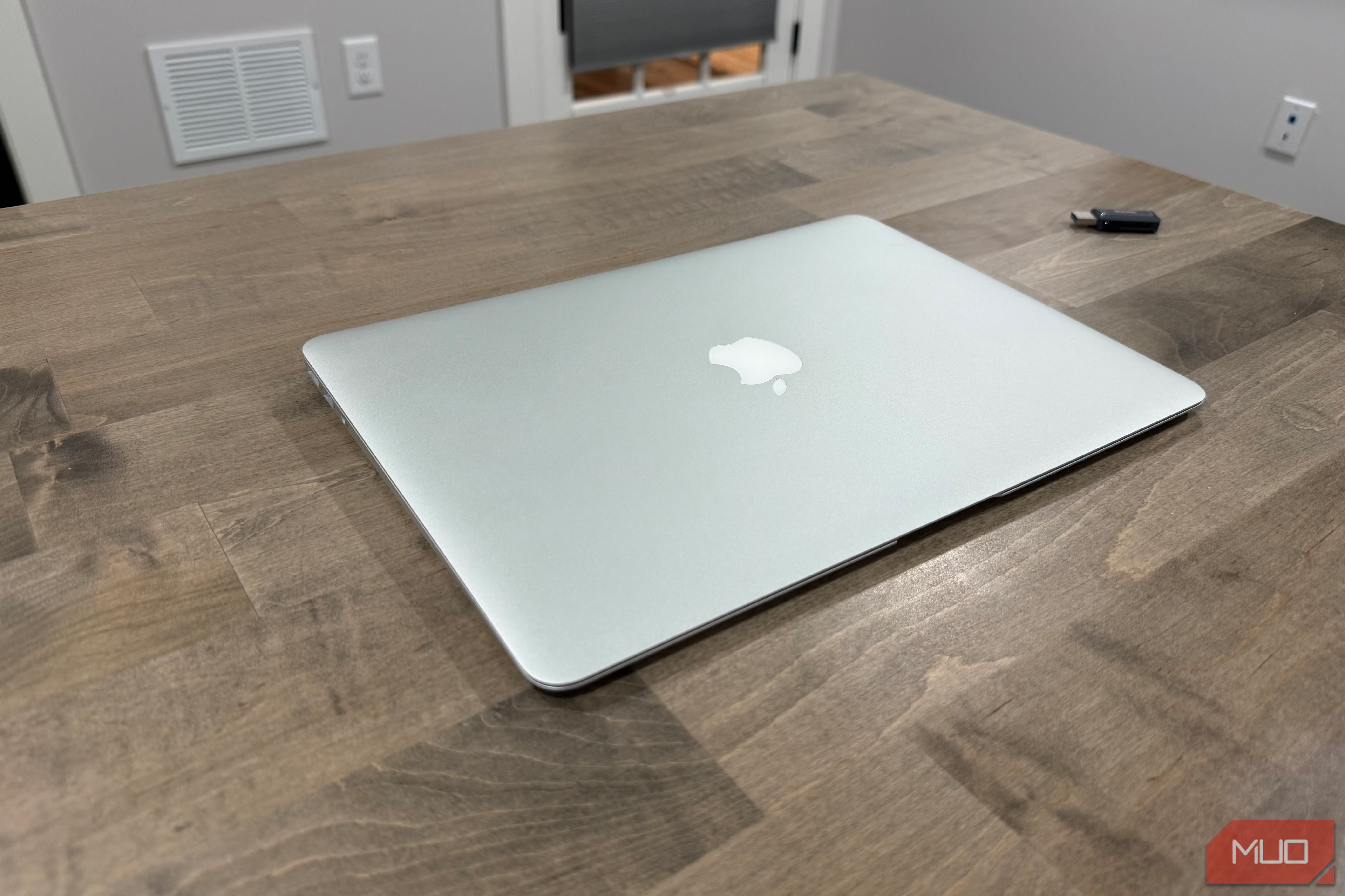 古いPCが30分で復活！9年前のMacBook AirにChrome OS Flexを入れて使っ