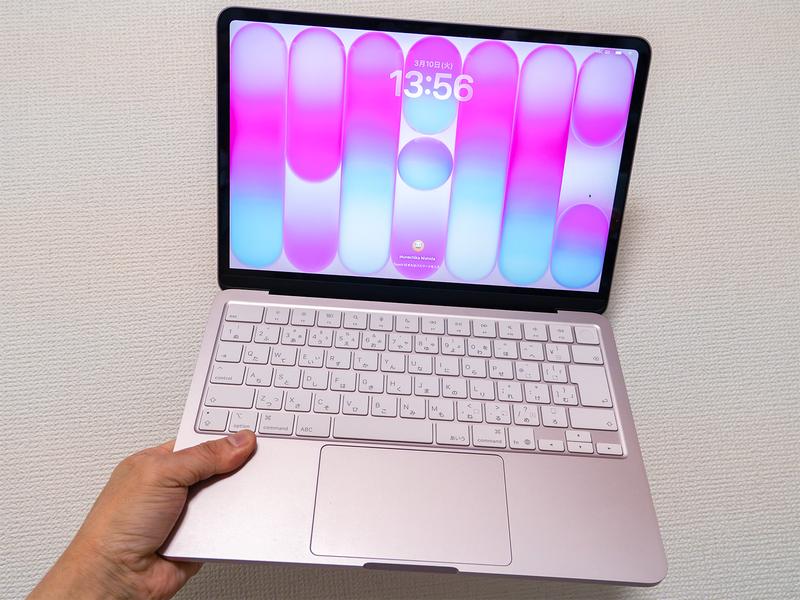 アップルの10万円切り「MacBook Neo」は誰にとって「買い」なのか。A18 