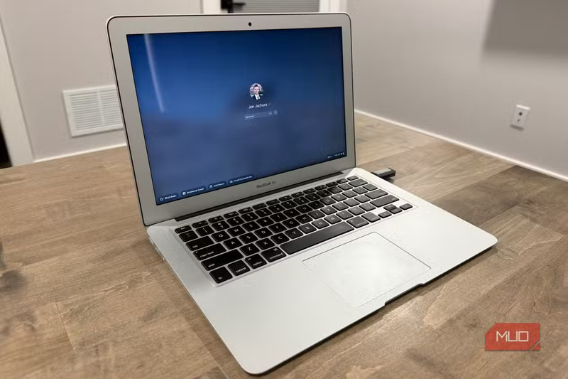 古いPCが30分で復活！9年前のMacBook AirにChrome OS Flexを入れて使っ