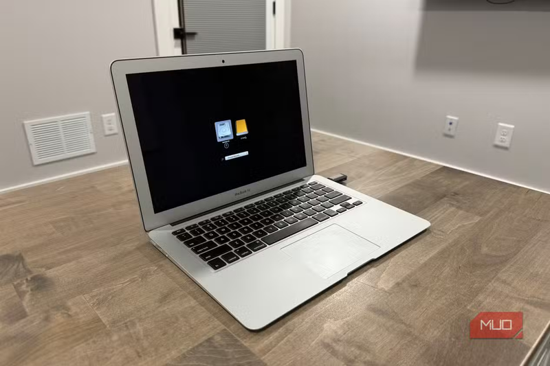 古いPCが30分で復活！9年前のMacBook AirにChrome OS Flexを入れて使っ