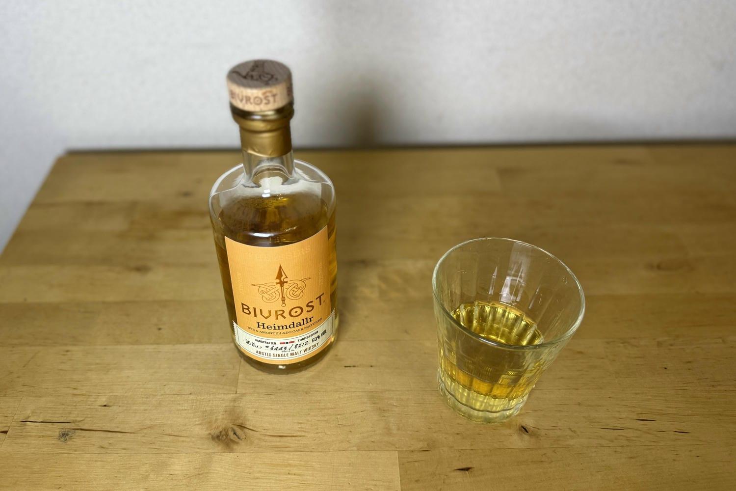 氷河の水×4種の樽×北欧神話。ノルウェー限定ウイスキー「BIVROST