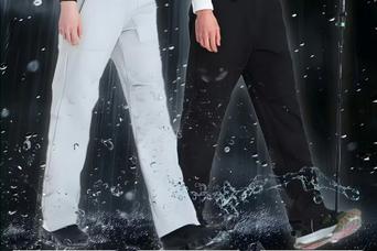 雨の日の「着る服がない問題」を1本で解決。耐水パンツを普段使いするメリット