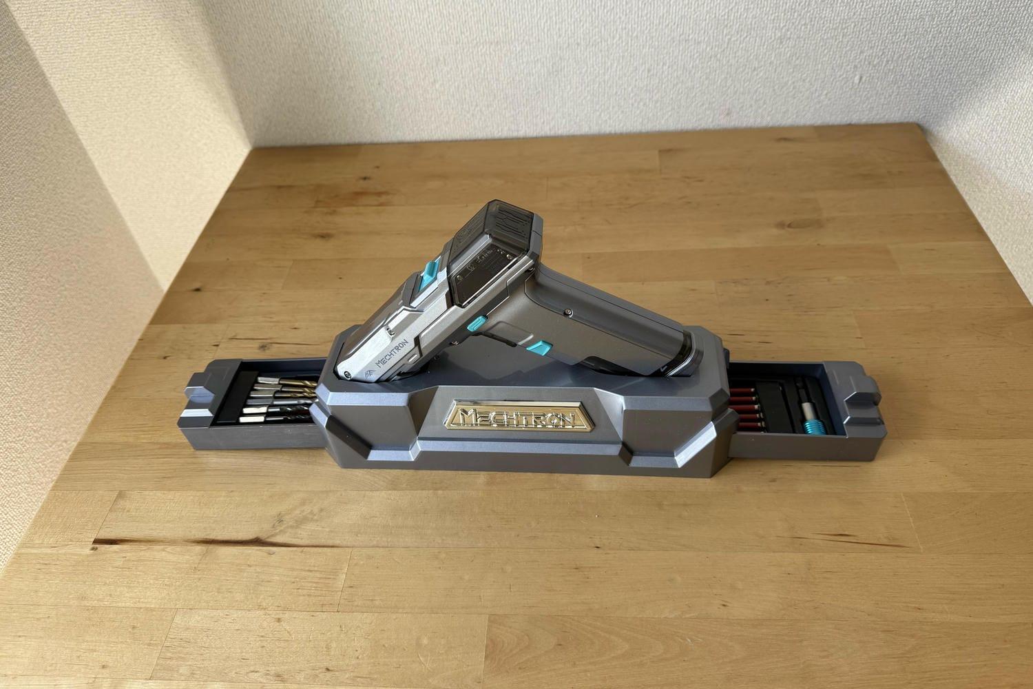 プラモデルを開けたときのような高揚感。サイバーパンクな電動