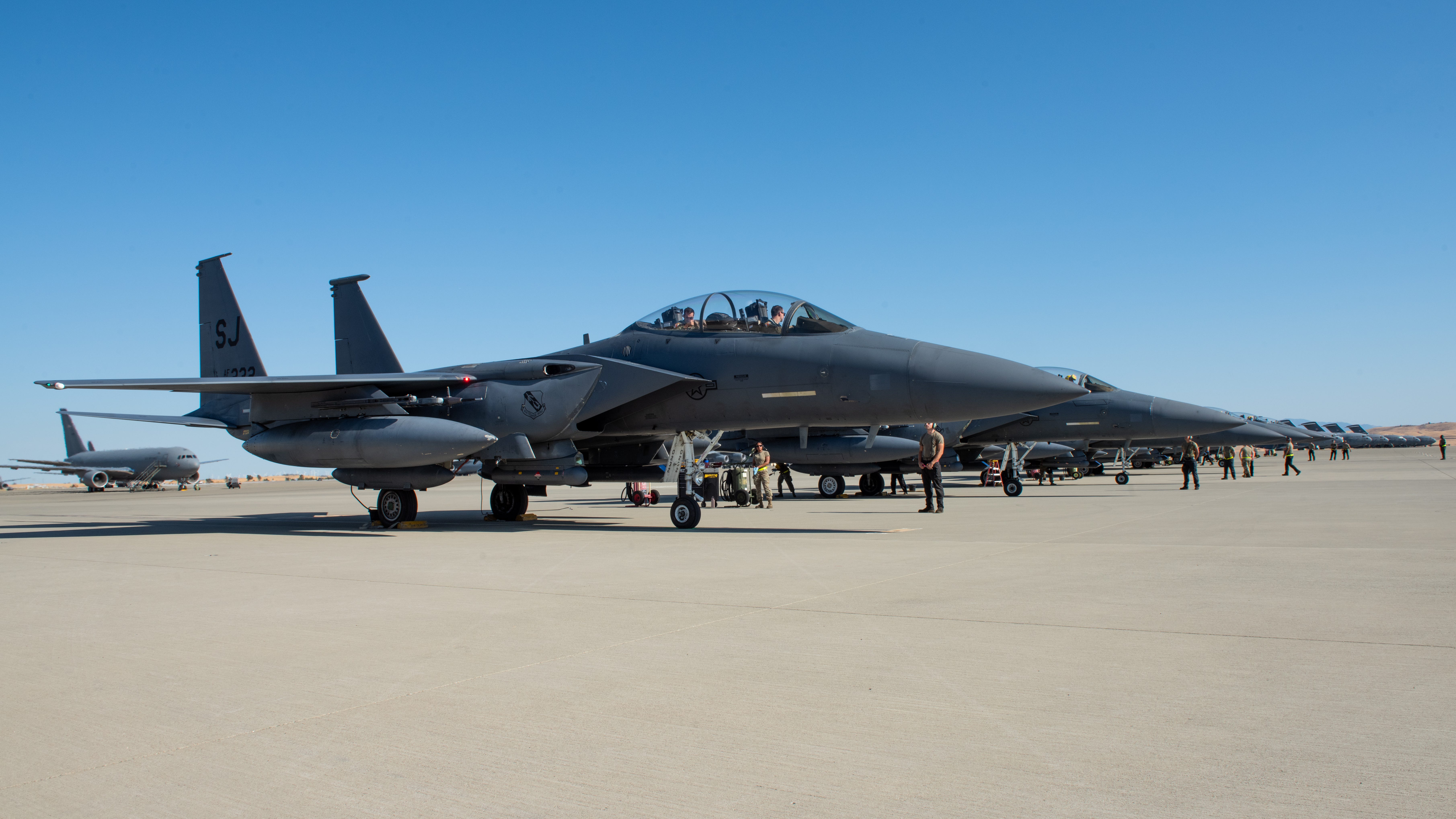イラン戦争に派遣された世界最速の戦闘機「F-15Eストライク・イーグル