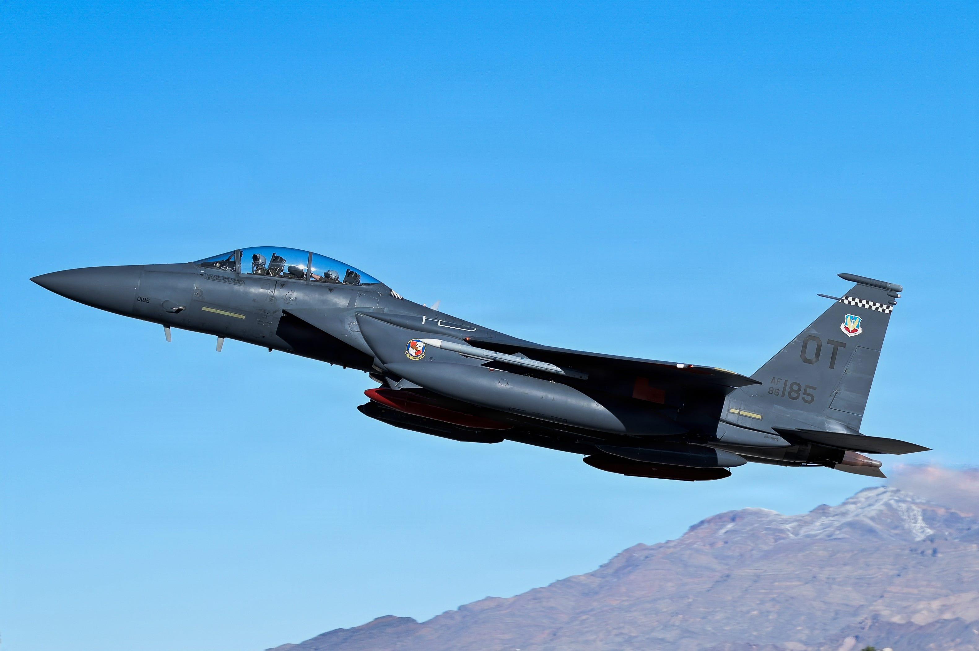 イラン戦争に派遣された世界最速の戦闘機「F-15Eストライク・イーグル
