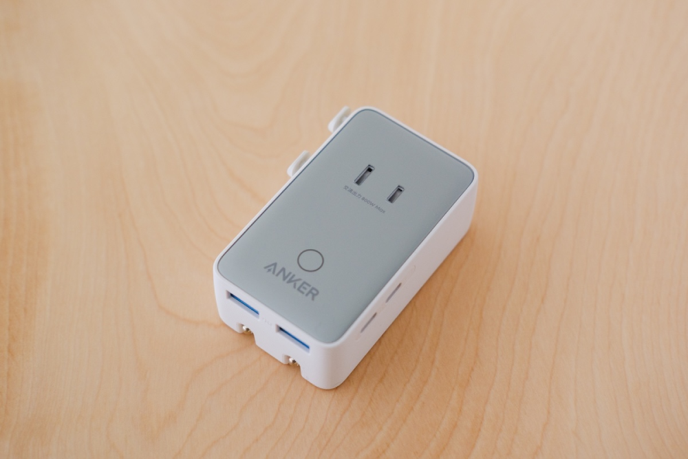 Ankerの新作、変換プラグにポートを4つ詰め込んできた。これ1台で完結