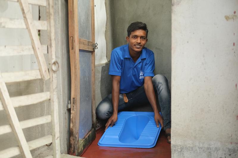 SATOブランドとして、簡易式トイレシステムや手洗いソリューションなど、ニーズにあわせた衛生関連製品を展開。SATOの由来は、「Safe Toilet（安全なトイレ）」からきている。